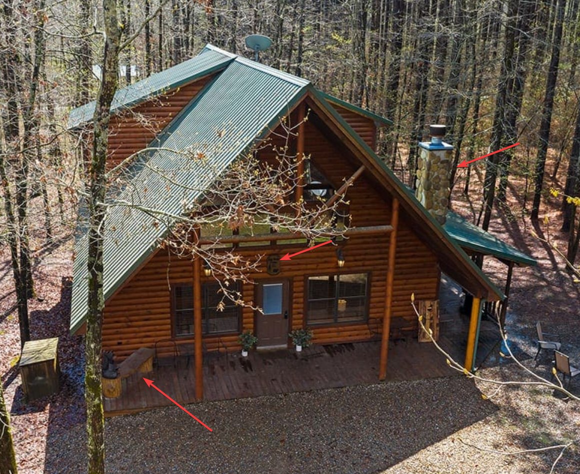 The cabin's exterior on the rental listing